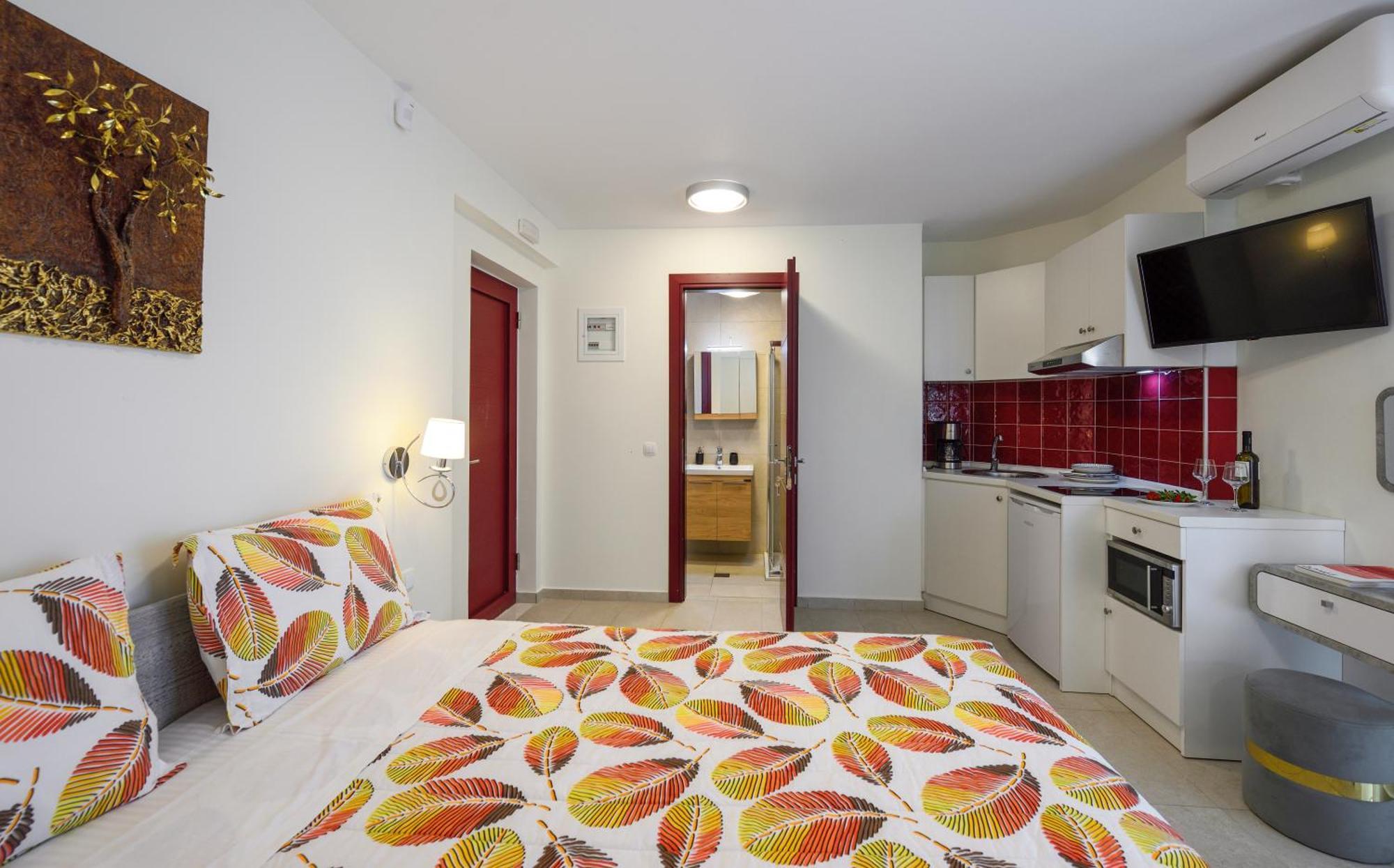 Elpiniki Luxury Rooms Nea Poteidaia Exterior foto