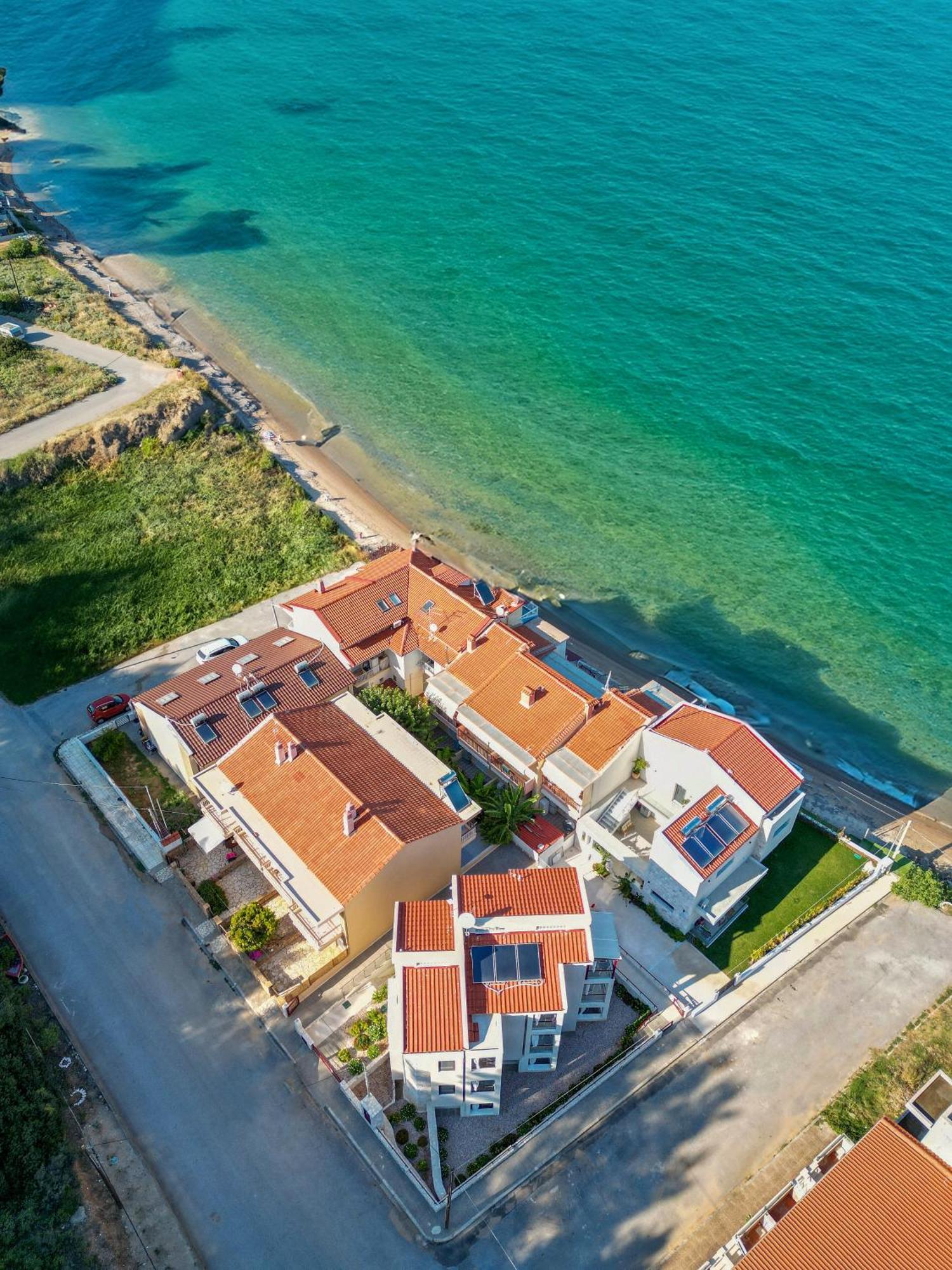 Elpiniki Luxury Rooms Nea Poteidaia Exterior foto